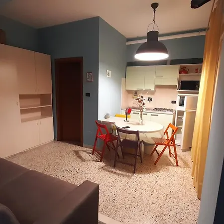 La Casa Degli Asinelli - Twa